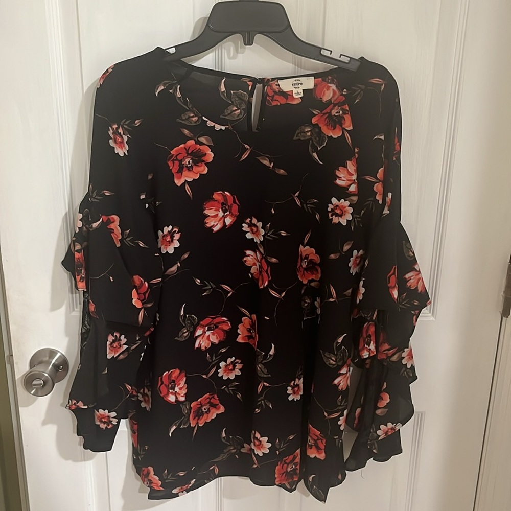 Entro Black Floral Blouse EUC